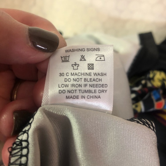 🔫’s & 🌹’s GUNS & ROSES CONCERT T-SHIRT 🌹🔫 - Picture 9 of 10